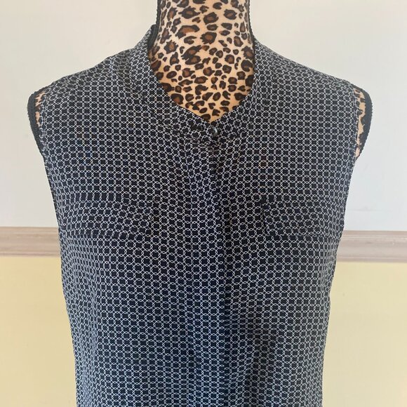J. McLaughlin Women's Button Down Black White Chain Print Sleeveless Blouse L6 - Picture 2 of 5